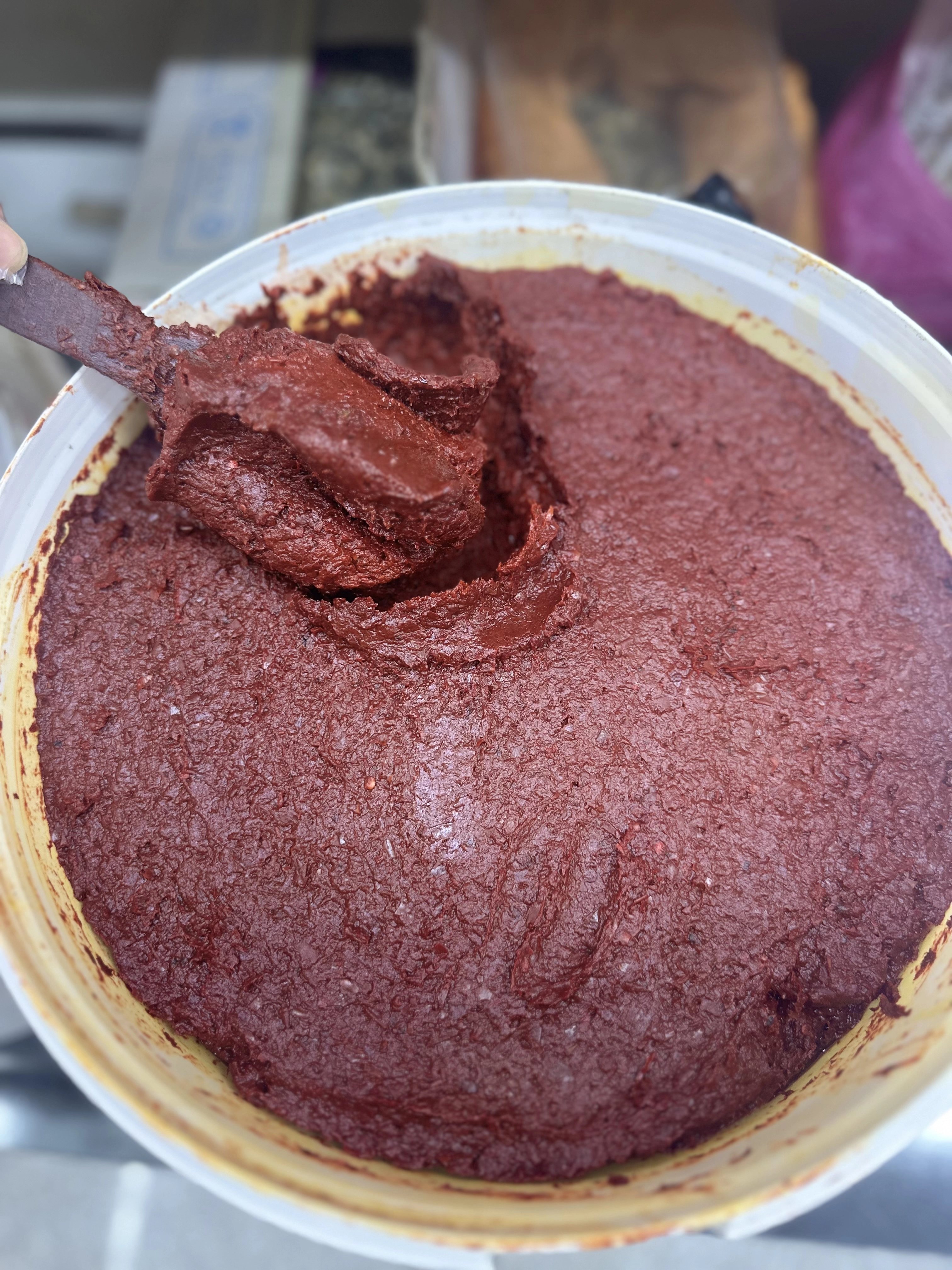 YENİ MAHAUL EV YAPIMI TATLI BİBER SALÇASI (1 kg)